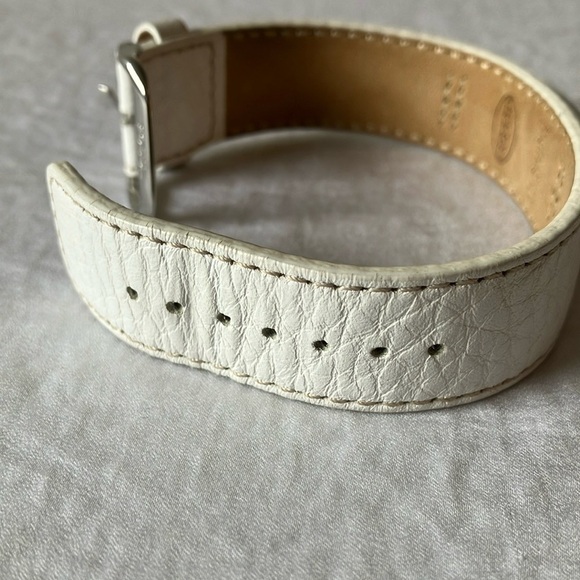 Fossil: White Leather Bracelet- Silver Tone Butterfly Accent - Picture 4 of 16